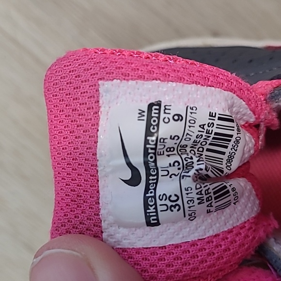 Nike Kids Pink and Gray Sneakers 3c - Picture 8 of 9
